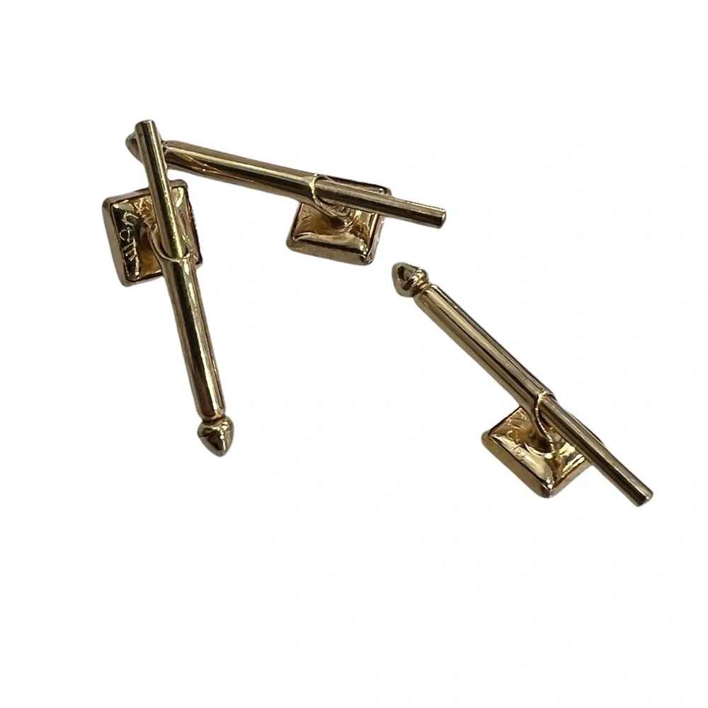VINTAGE SWANK GOLD TONE & BLACK ENAMEL SQUARE CUFFLINKS & SHIRT STUDS